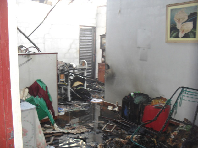 
        
            Incêndio atinge vila de casas em Santarém 
        
    