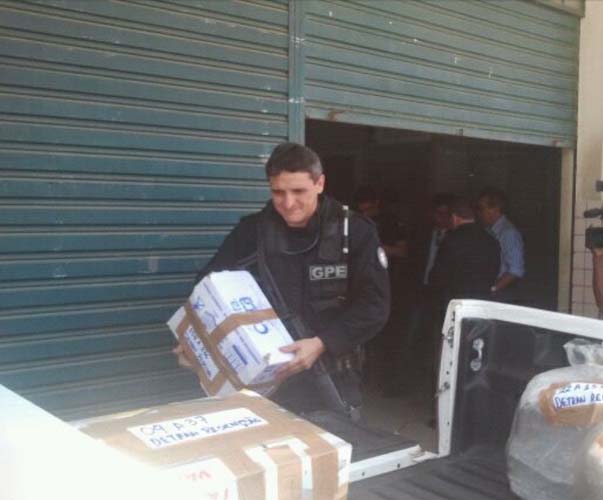 
        
            Polícia desarticula esquema da venda de CNH
        
    