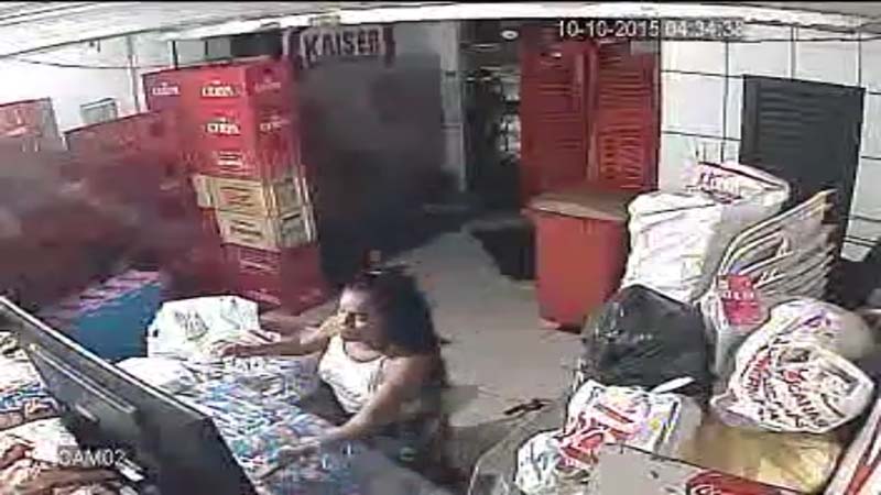 
        
            Dupla leva R$ 5 mil de bar no bairro do Marco
        
    