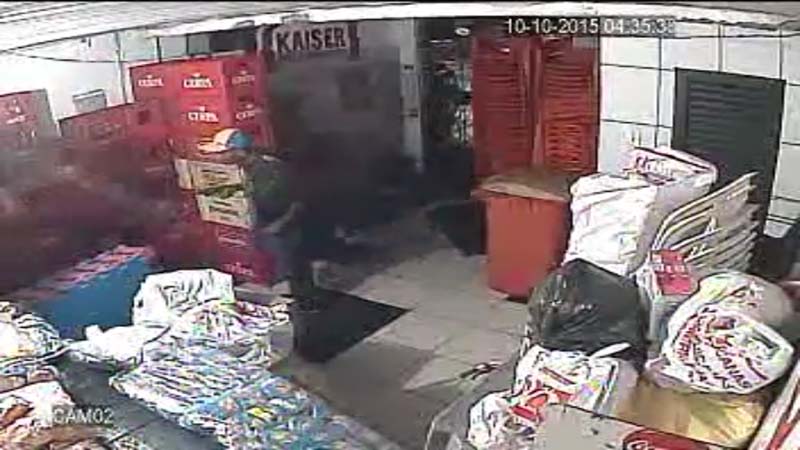 
        
            Dupla leva R$ 5 mil de bar no bairro do Marco
        
    