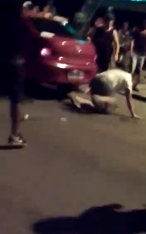 
        
            Suposto cabo da PM é desarmado e surrado
        
    