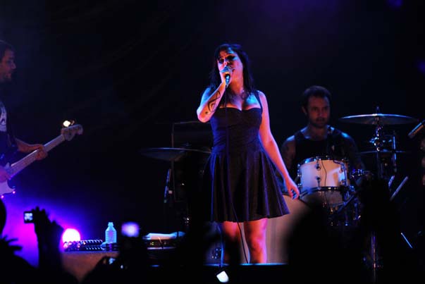 
        
            Pitty leva mais de 2 mil fãs ao delírio na AP
        
    