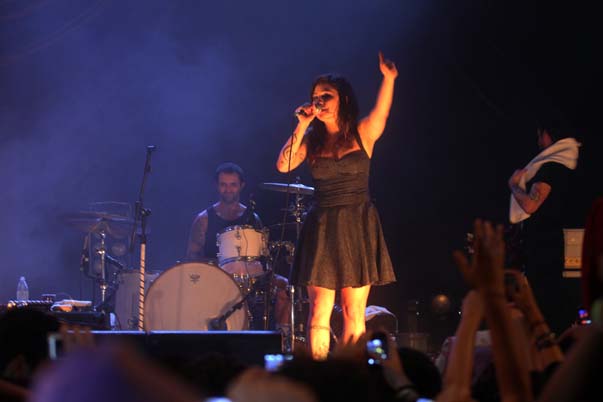 
        
            Pitty leva mais de 2 mil fãs ao delírio na AP
        
    