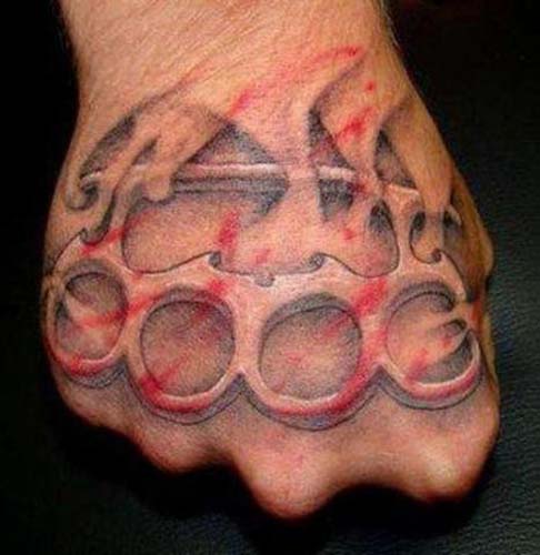 
        
            Veja significado de tatuagens usadas nas cadeias
        
    