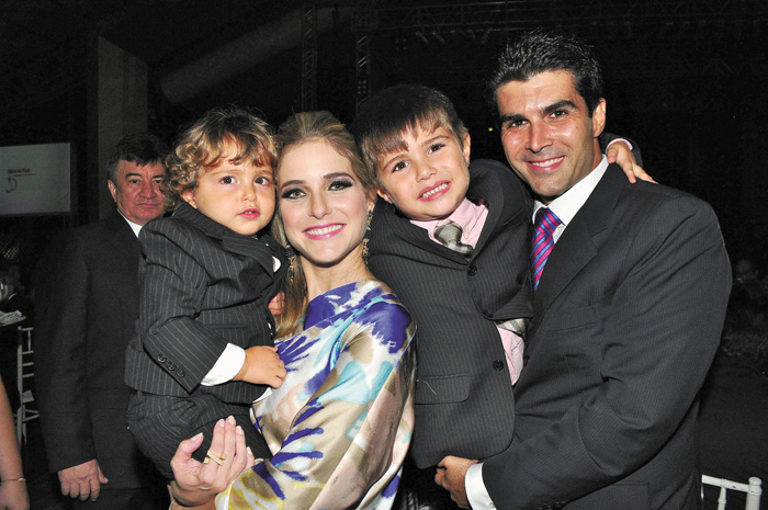 
        
            Carmem Souza: Uma festa pontuada pela emoção
        
    