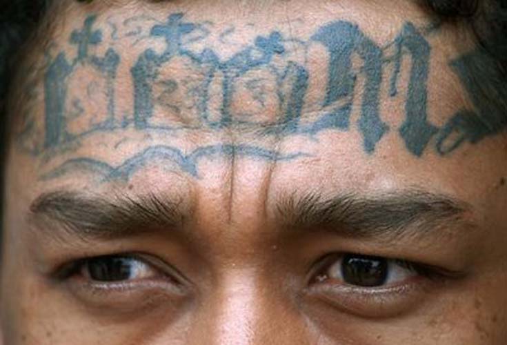 
        
            Veja significado de tatuagens usadas nas cadeias
        
    