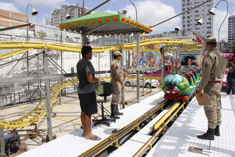 
        
            Bombeiros realizam vistoria no Arraial de Nazaré
        
    