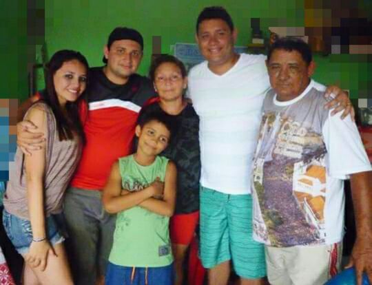 
        
            DOL homenageia pais com galeria de fotos
        
    