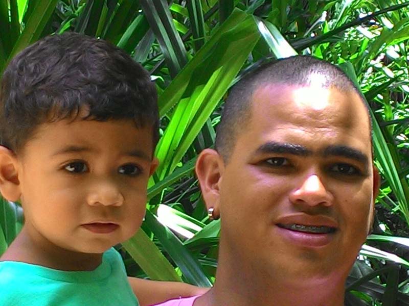 
        
            DOL homenageia pais com galeria de fotos
        
    