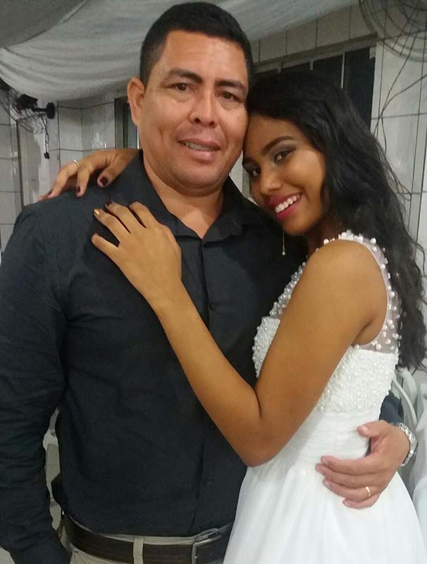 
        
            DOL homenageia pais com galeria de fotos
        
    