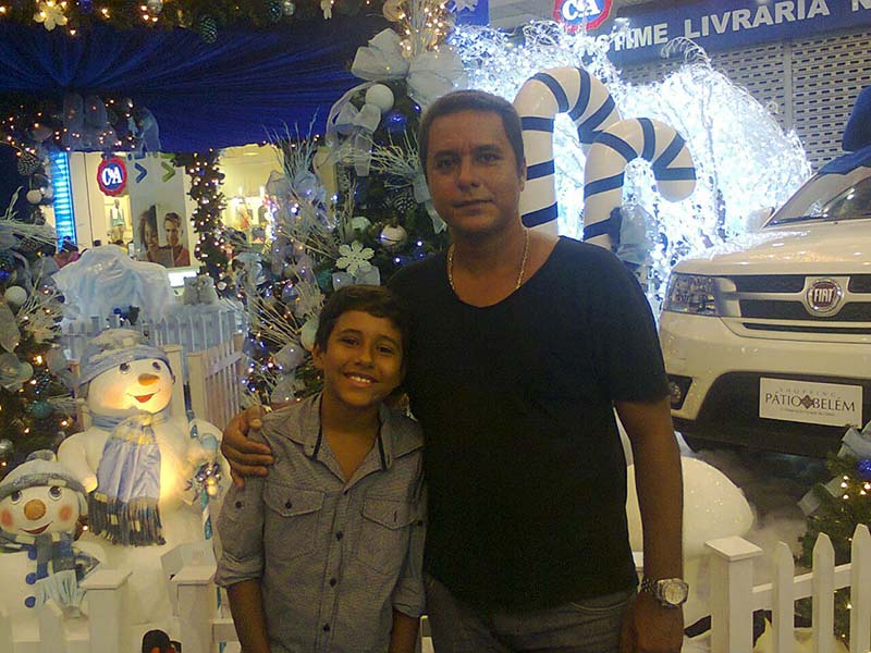 
        
            DOL homenageia pais com galeria de fotos
        
    