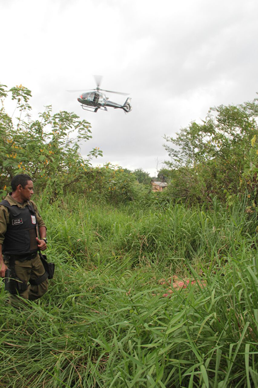 
        
            Perseguição policial acaba com 2 mortos na estrada do 40 Horas
        
    