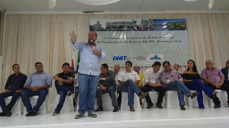 
        
            Obra em BR-308 fortalece escoamento de produção
        
    