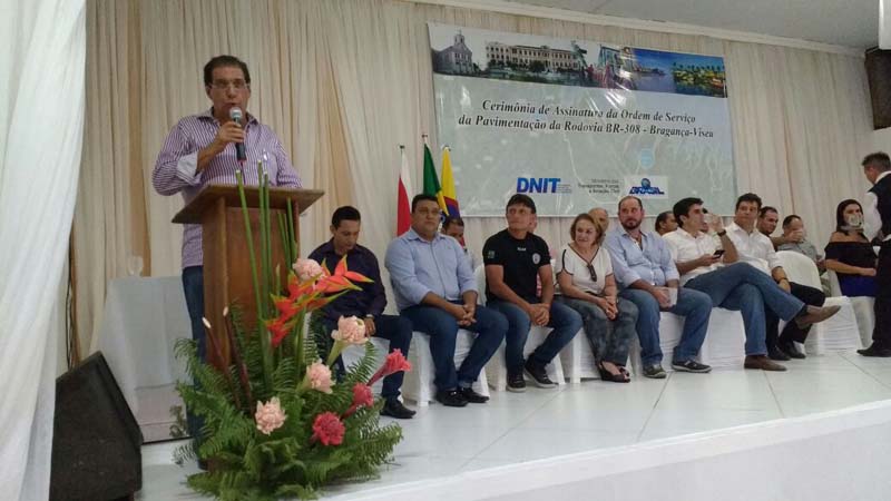 
        
            Obra em BR-308 fortalece escoamento de produção
        
    