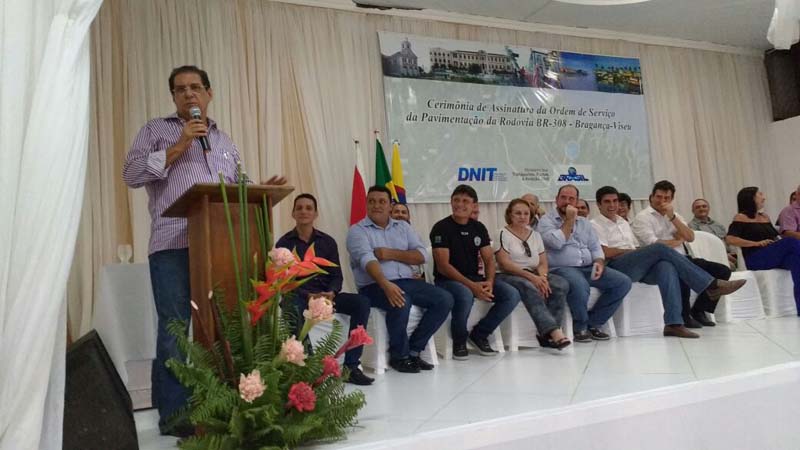 
        
            Obra em BR-308 fortalece escoamento de produção
        
    