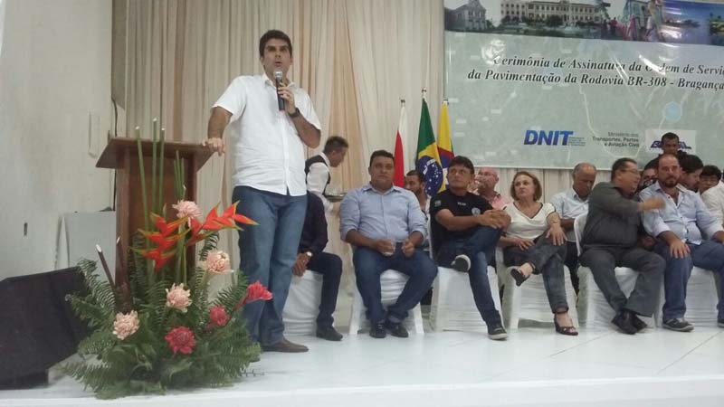 
        
            Obra em BR-308 fortalece escoamento de produção
        
    