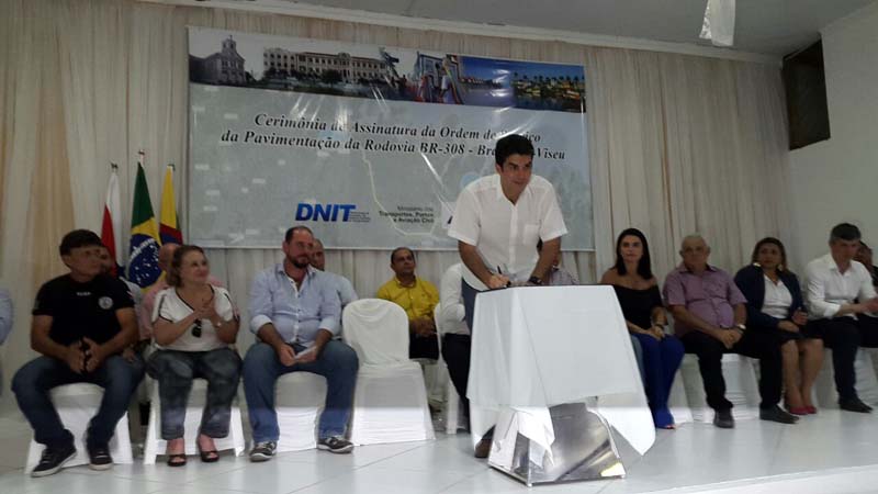 
        
            Obra em BR-308 fortalece escoamento de produção
        
    