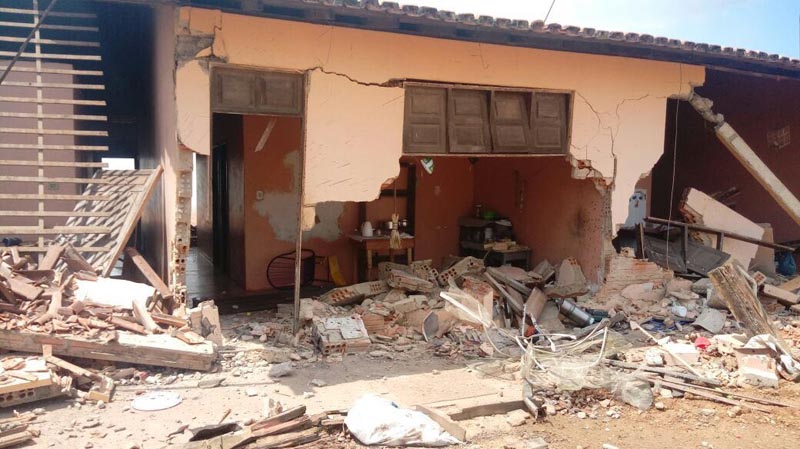 
        
            Veja fotos da destruição na fazenda Mutamba
        
    