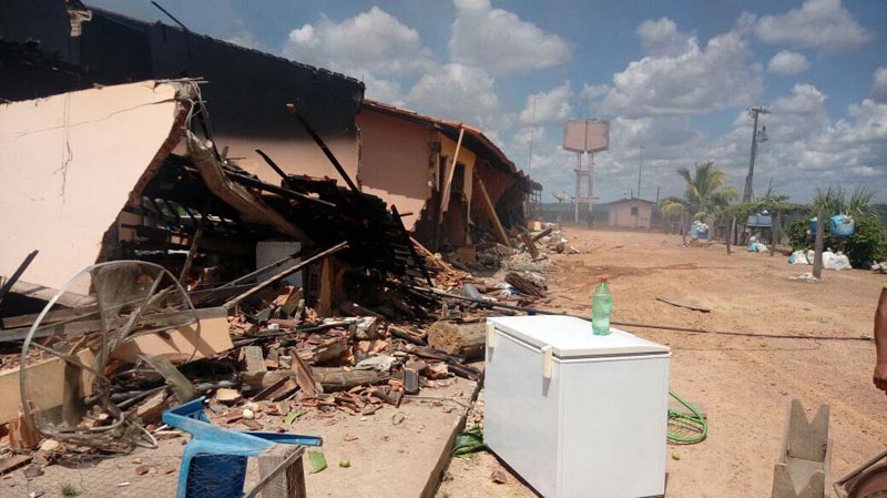 
        
            Veja fotos da destruição na fazenda Mutamba
        
    