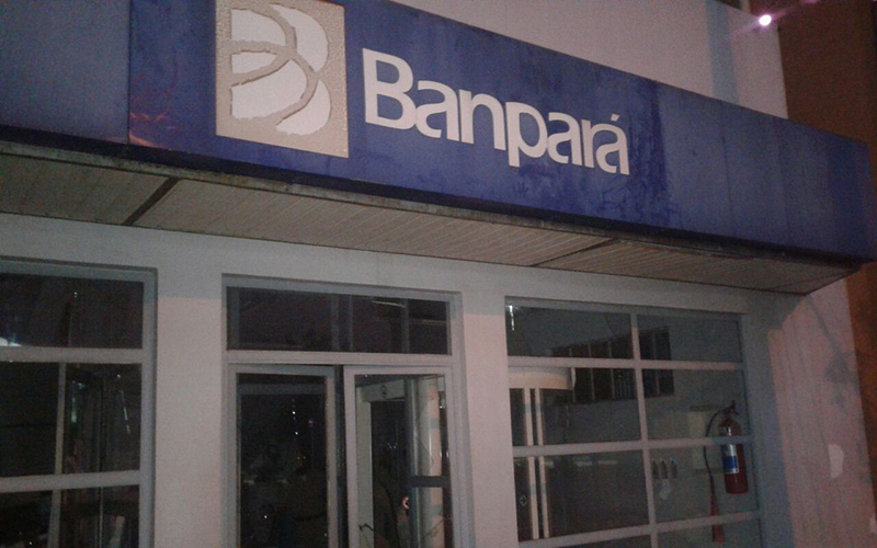 
        
            Bandidos assaltam Banpará de Sapucaia
        
    