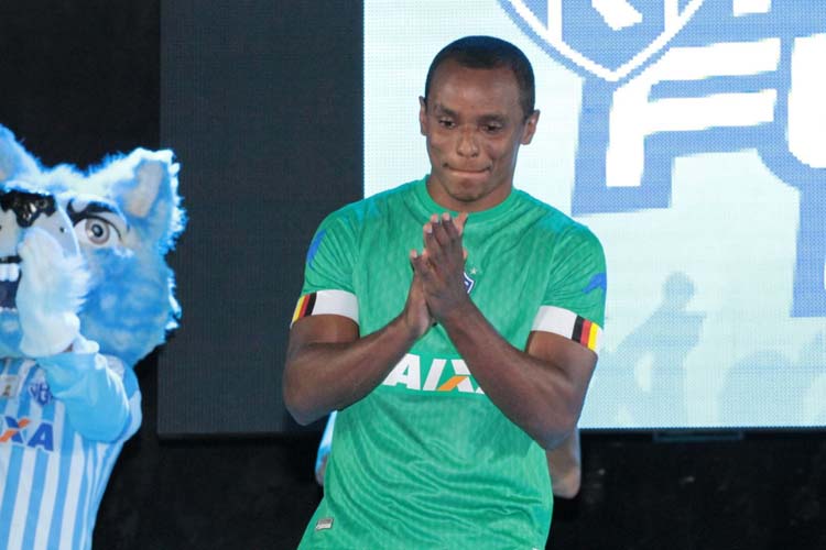 
        
            Papão lança nossos uniformes com homenagens aos campeões e deixa Brasil para depois
        
    