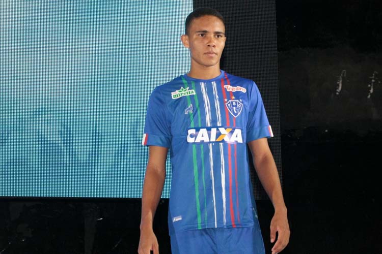 
        
            Papão lança nossos uniformes com homenagens aos campeões e deixa Brasil para depois
        
    