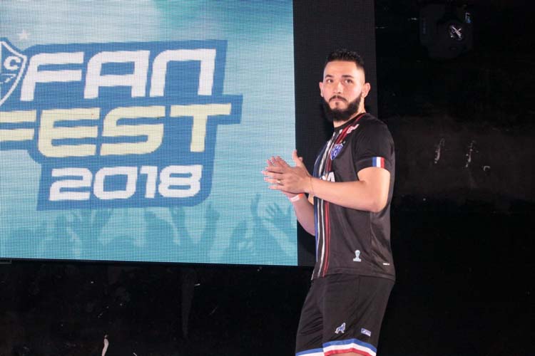 
        
            Papão lança nossos uniformes com homenagens aos campeões e deixa Brasil para depois
        
    
