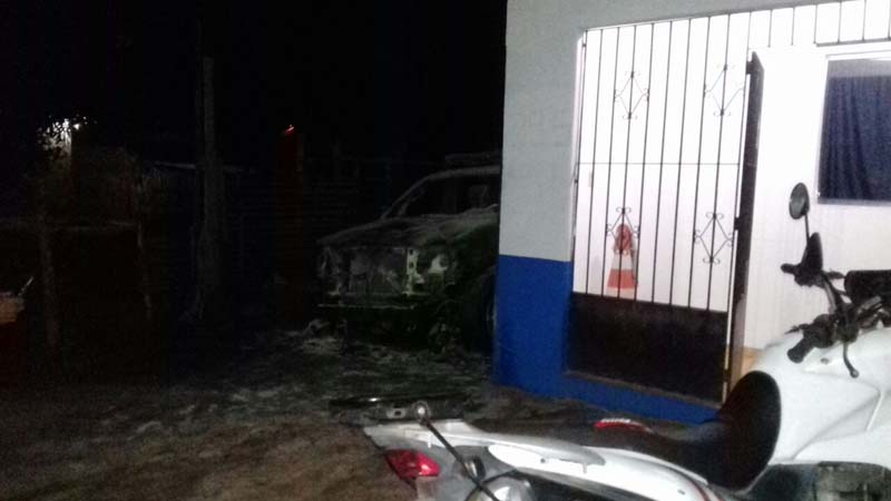
        
            Viatura é incendia em Magalhães Barata
        
    
