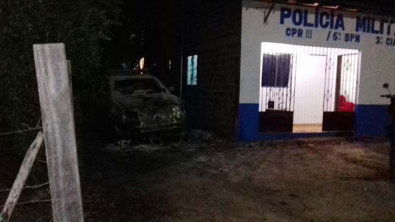 
        
            Viatura é incendia em Magalhães Barata
        
    