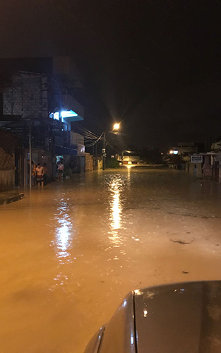 
        
            Chuva forte causa alagamentos em vários pontos de Paragominas
        
    
