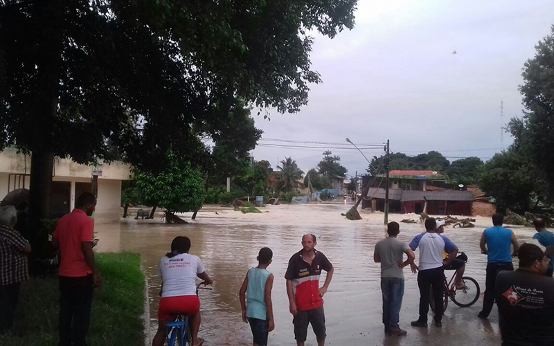 
        
            Chuva forte causa alagamentos em vários pontos de Paragominas
        
    