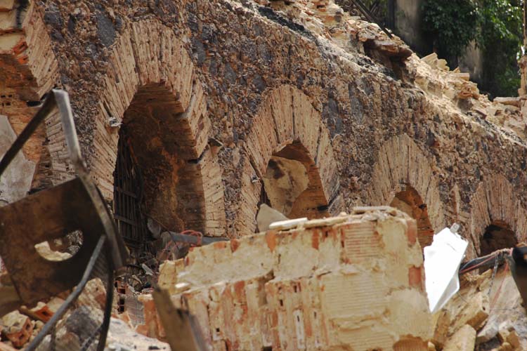 
        
        
            Incêndio atinge casarão na Santo Antônio
        
    