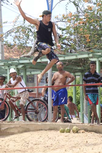 
        
            Mosqueiro recebe milhares de veranistas
        
    