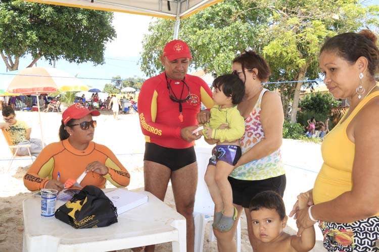 
        
            Mosqueiro recebe milhares de veranistas
        
    