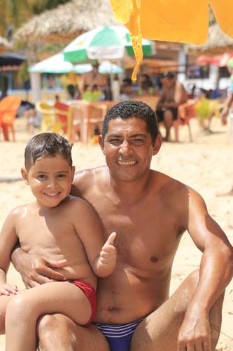 
        
            Mosqueiro recebe milhares de veranistas
        
    