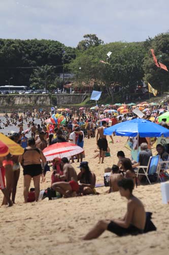 
        
            Mosqueiro recebe milhares de veranistas
        
    