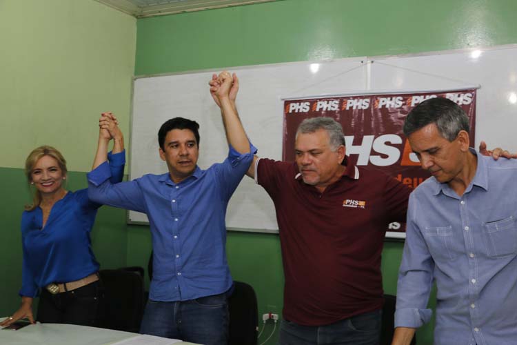
        
            Pré-candidato recebe apoio de PHS
        
    