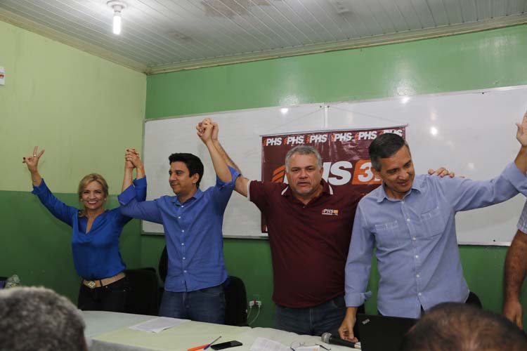 
        
            Pré-candidato recebe apoio de PHS
        
    