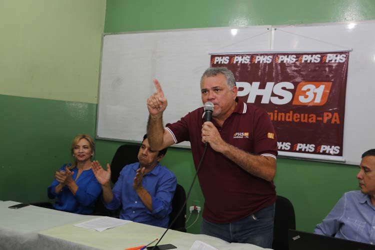 
        
            Pré-candidato recebe apoio de PHS
        
    