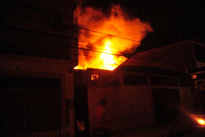 
        
            Incêndio destrói loja no Umarizal
        
    