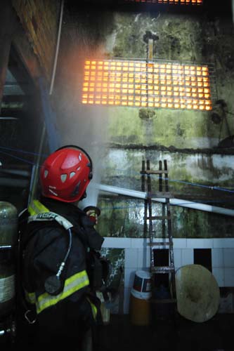 
        
            Incêndio destrói loja no Umarizal
        
    