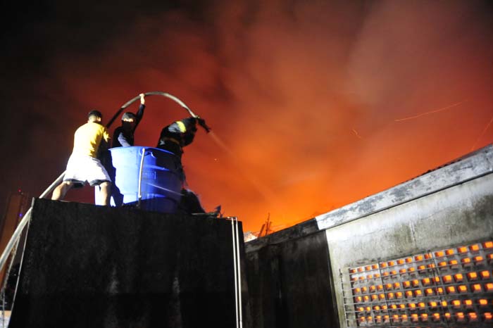 
        
            Incêndio destrói loja no Umarizal
        
    