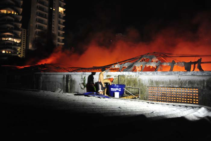 
        
            Incêndio destrói loja no Umarizal
        
    