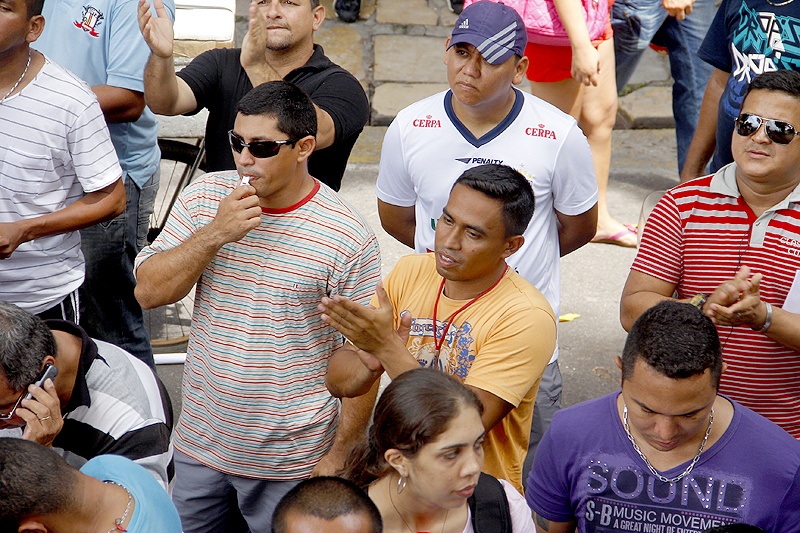 
        
            Em greve, militares protestam na avenida Nazaré
        
    