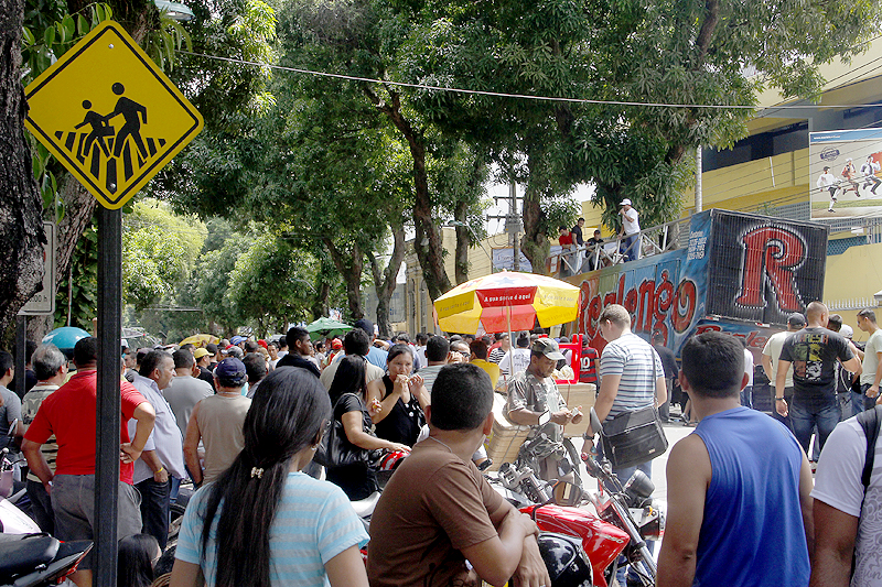 
        
            Em greve, militares protestam na avenida Nazaré
        
    