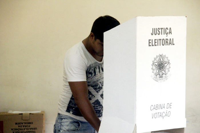 
        
            Veja imagens da eleição em Marituba neste domingo
        
    