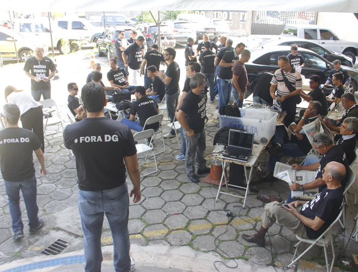 
        
            Policiais federais entram em greve nesta terça 
        
    