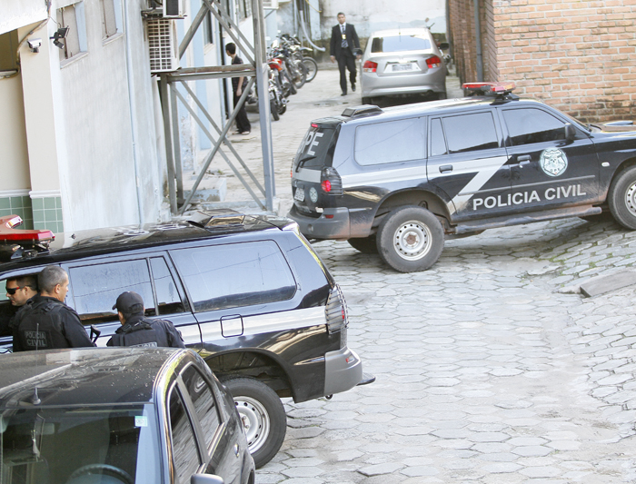 
        
            Polícia cumpre mandados de busca e prisão no Ipamb
        
    