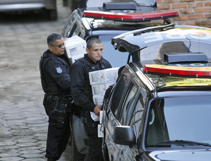 
        
            Polícia cumpre mandados de busca e prisão no Ipamb
        
    