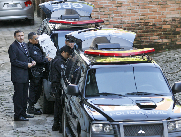 
        
            Polícia cumpre mandados de busca e prisão no Ipamb
        
    